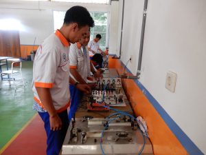 Teknik Elektronika Industri